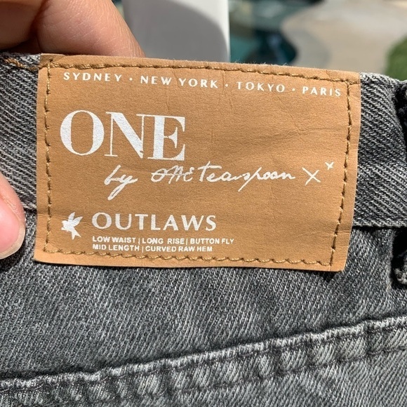 One teaspoon outlaws distressed denim shorts - Picture 6 of 9